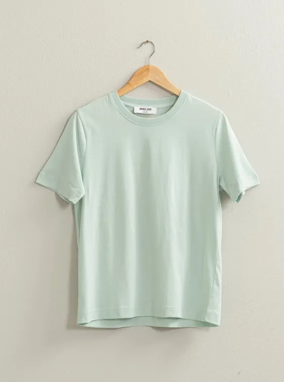 Chic Classic Tee