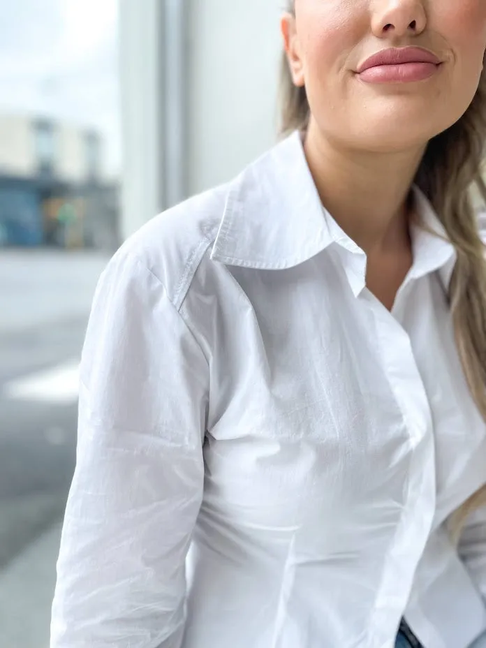 CLASSIC FITTED SHIRT