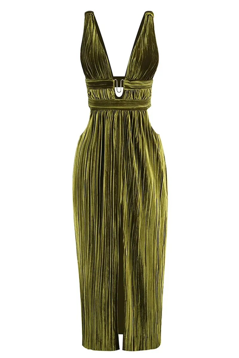 Intriguing Aura Graceful Velvet Maxi Dress