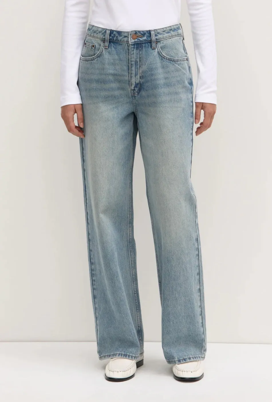 Womens Relaxed Jean - Worn Indigo
