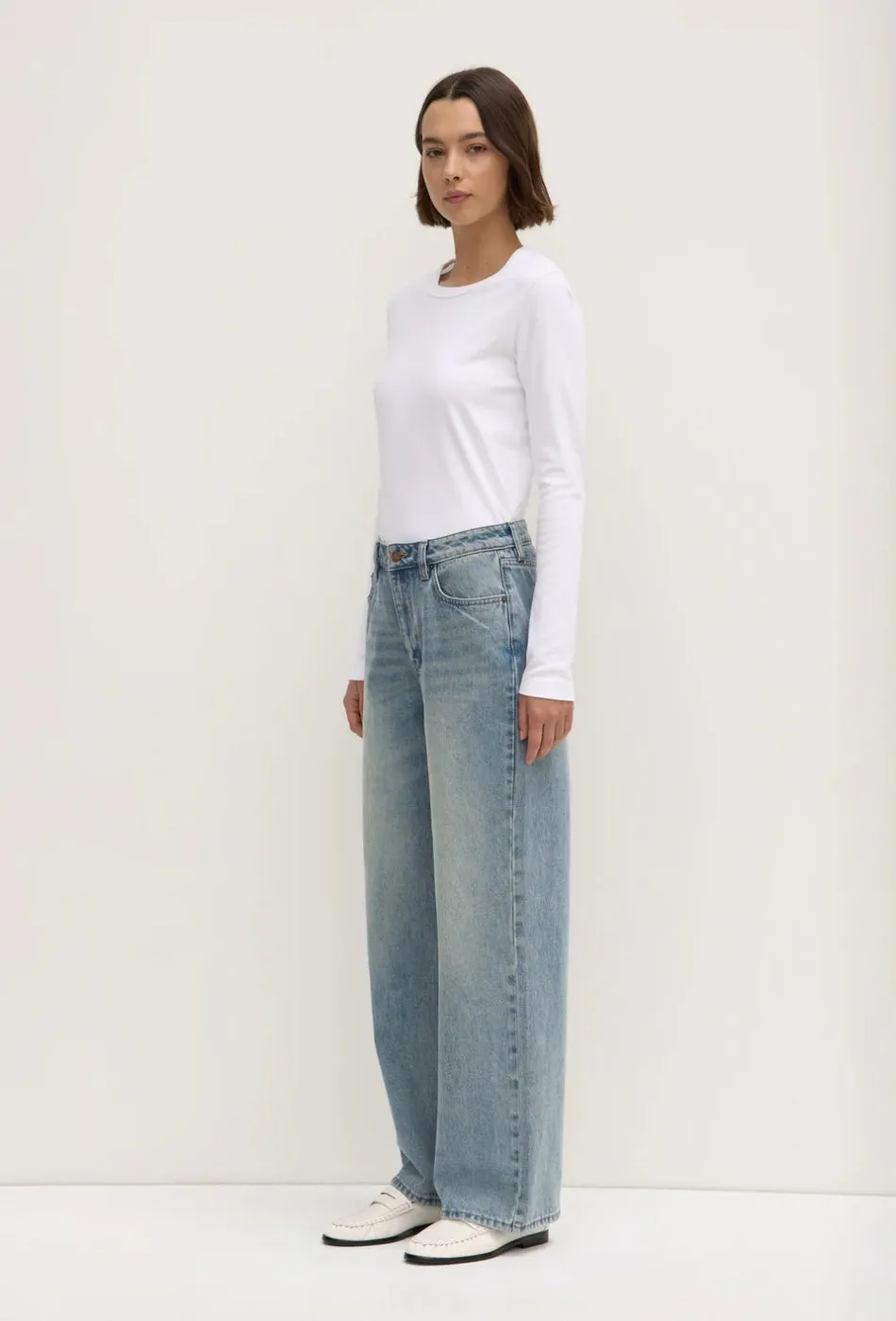 Womens Relaxed Jean - Worn Indigo